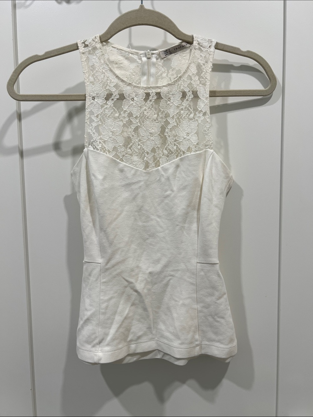 Zara Lace sweetheart sleeveless blouse